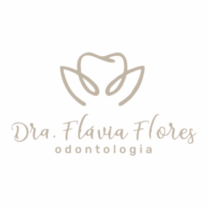 Dra Flávia Flores